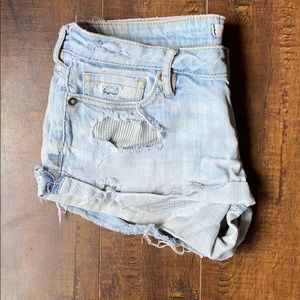 BULLHEAD DISTRESSED, LIGHT WASH SHORTS